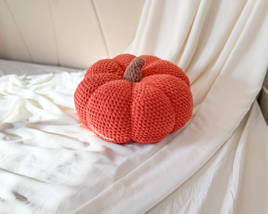 Free Crochet Pattern - Pumpkin Pouf