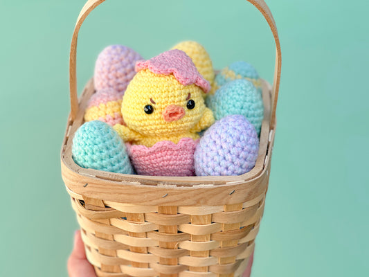 Free Crochet Pattern - Eggshell Outfit