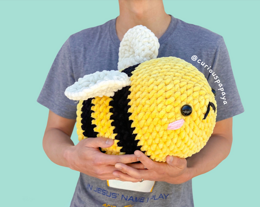 Free Crochet Pattern - Giant Bee