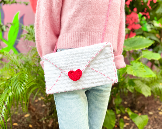 Free Crochet Pattern - Love Letter Crossbody