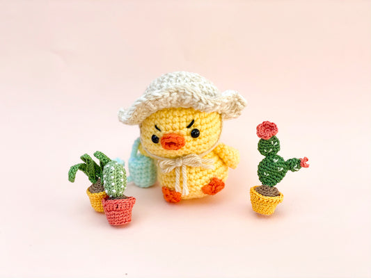 Free Crochet Pattern - Gertrude the Grumpy Chick